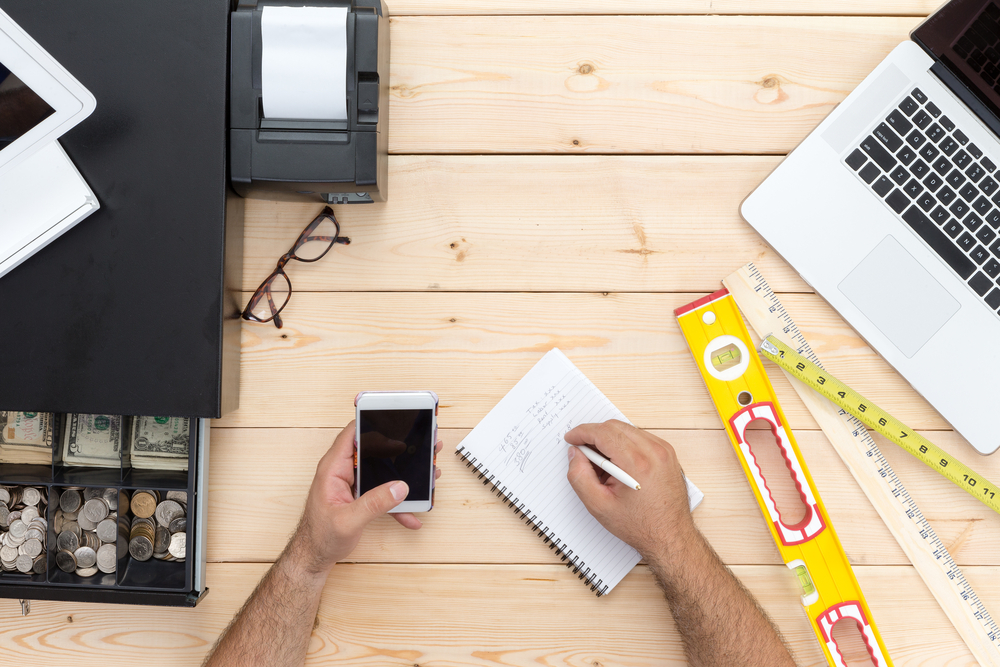 Why Contractors Benefit From CFO Services Beyond Basic Bookkeeping
